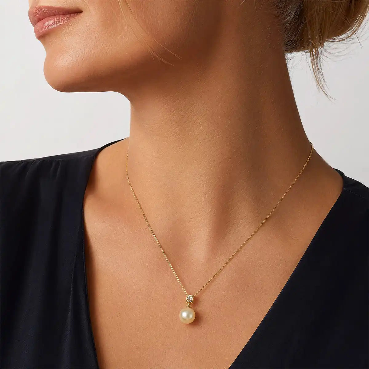 Golden Teardrop Glow Pendant 2
