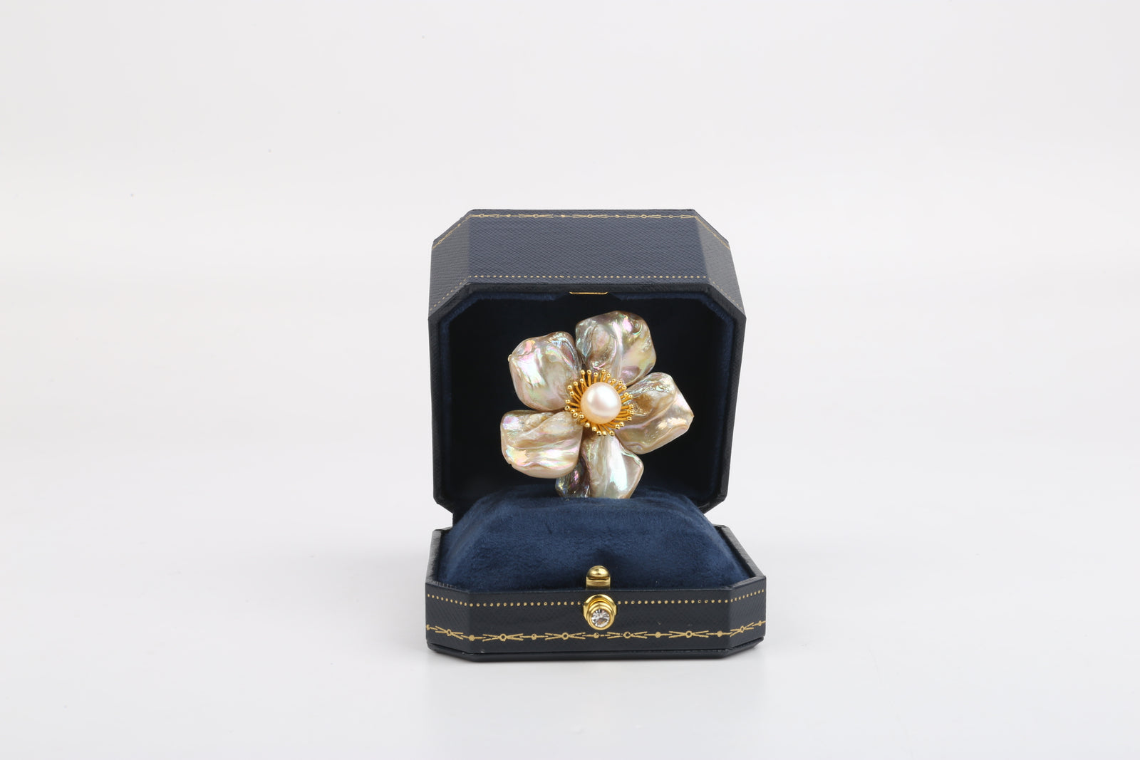 Luma Shell Petal Flower Brooch 3