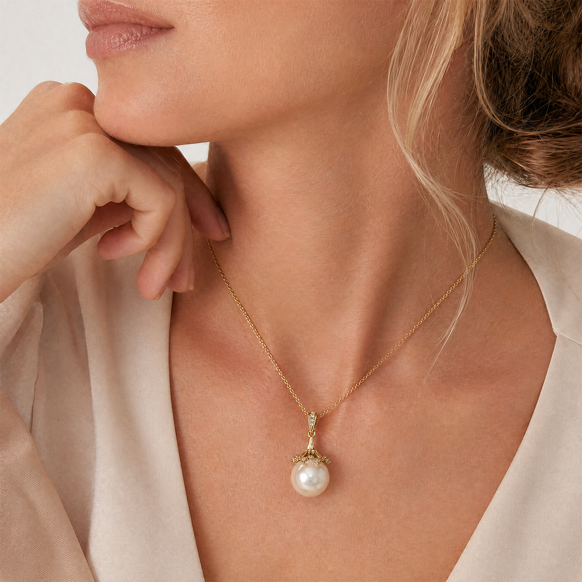 Pear Blossom Glow Necklace 2
